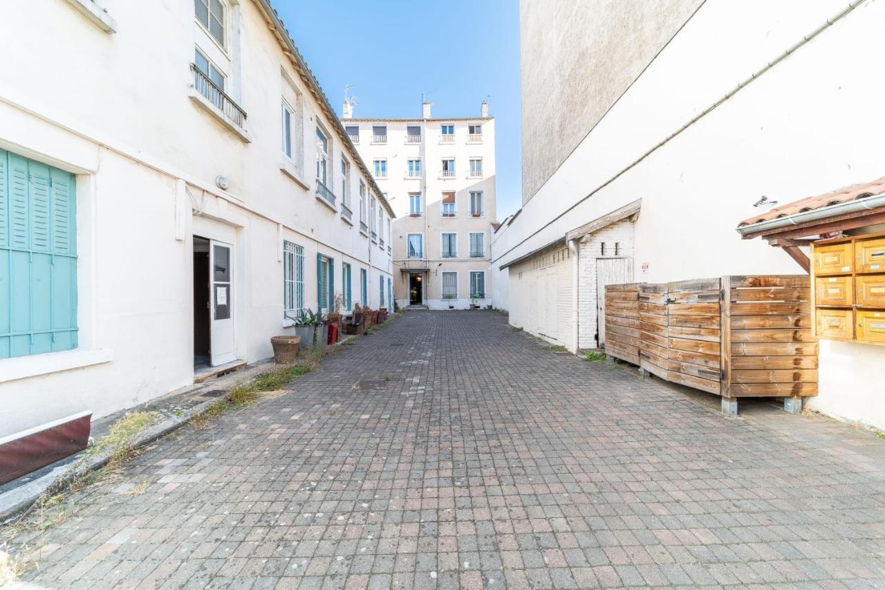 Le Marietton Appartement Cosy A Deux Pas Du Metro Valmy Lyon Exteriör bild